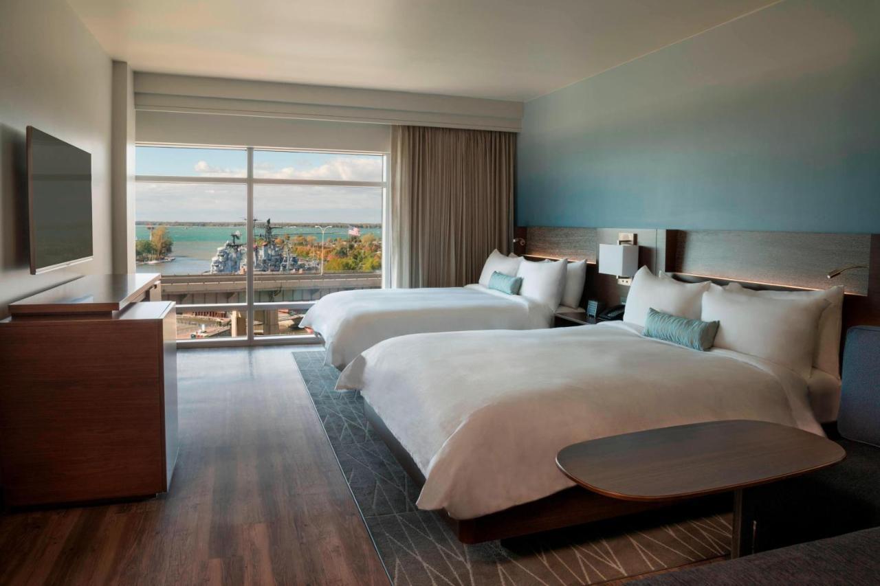 Marriott At Lecom Harborcenter 4*