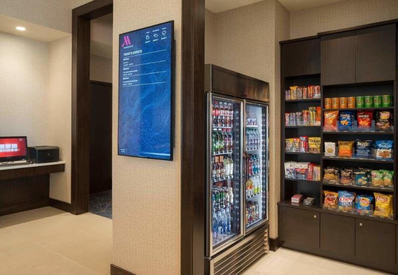 Hotel Marriott At Lecom Harborcenter 4*