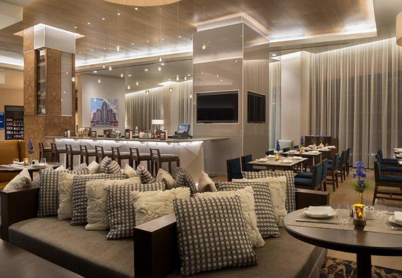Marriott At Lecom Harborcenter 4*