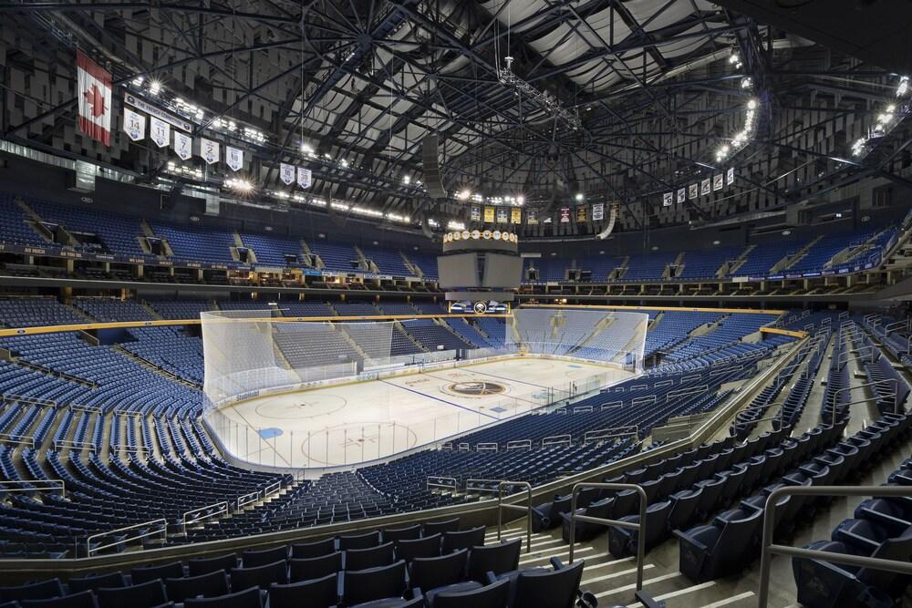 Marriott At Lecom Harborcenter