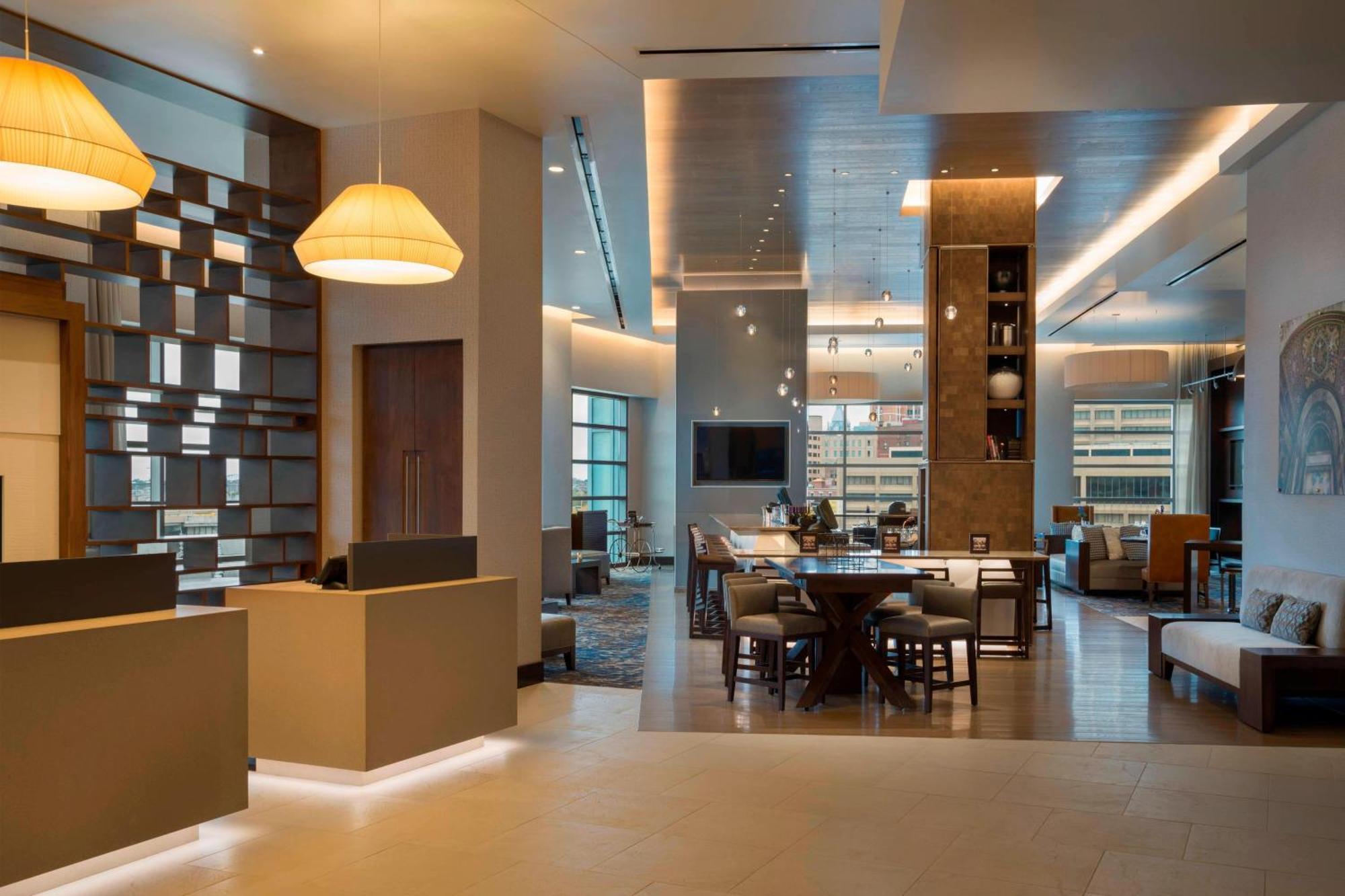 Marriott At Lecom Harborcenter Hotel 4*