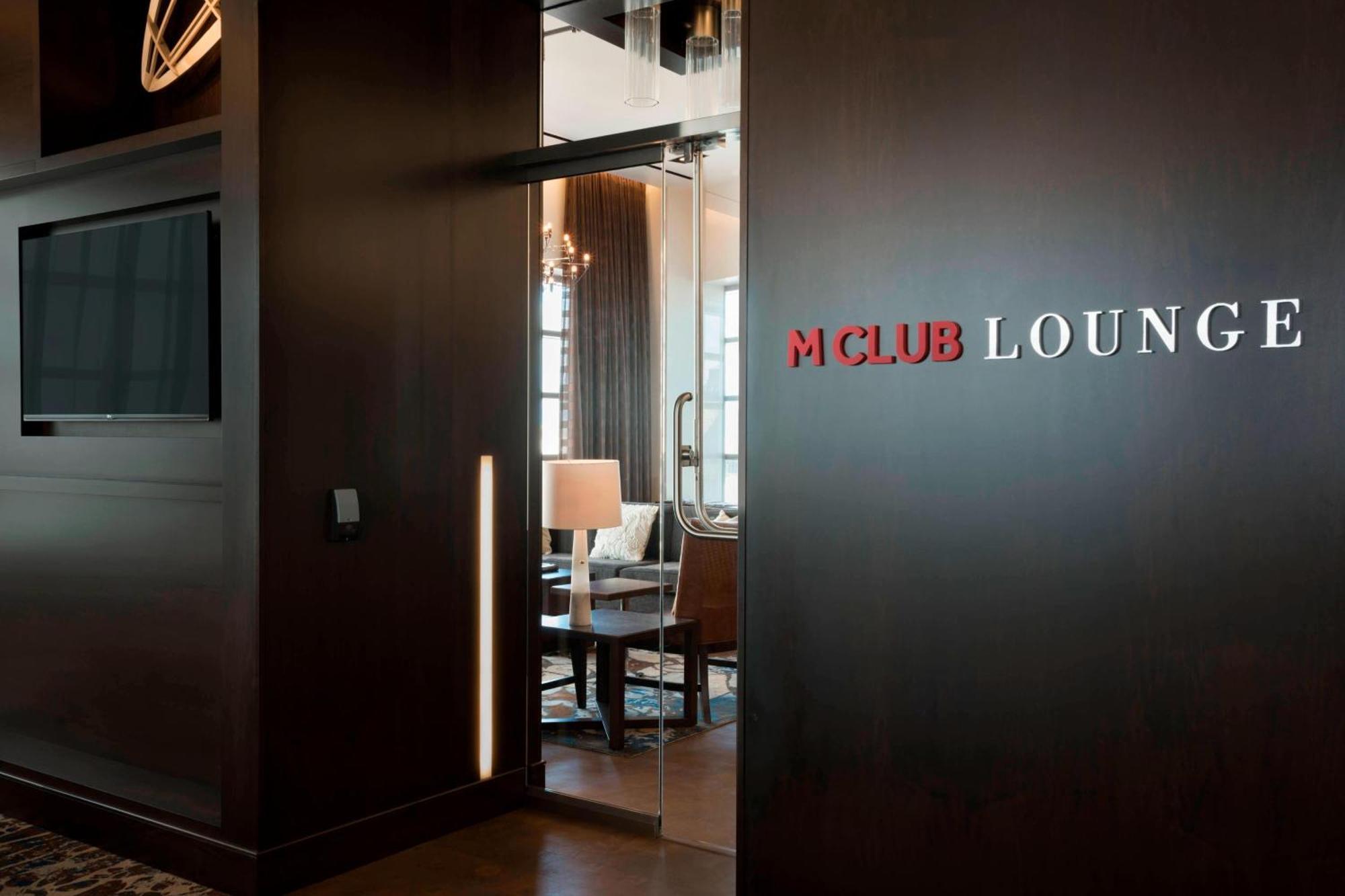 Hotel Marriott At Lecom Harborcenter 4*