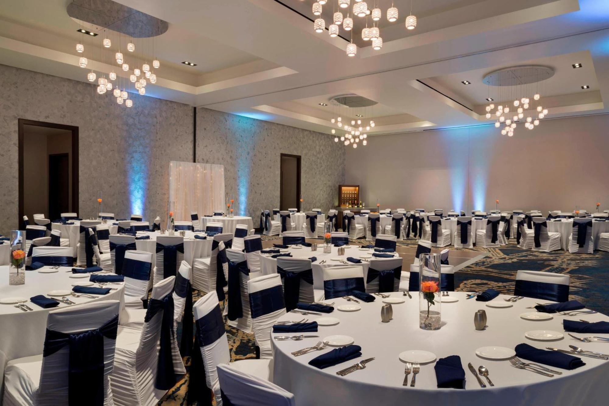 Hotel Marriott At Lecom Harborcenter Buffalo