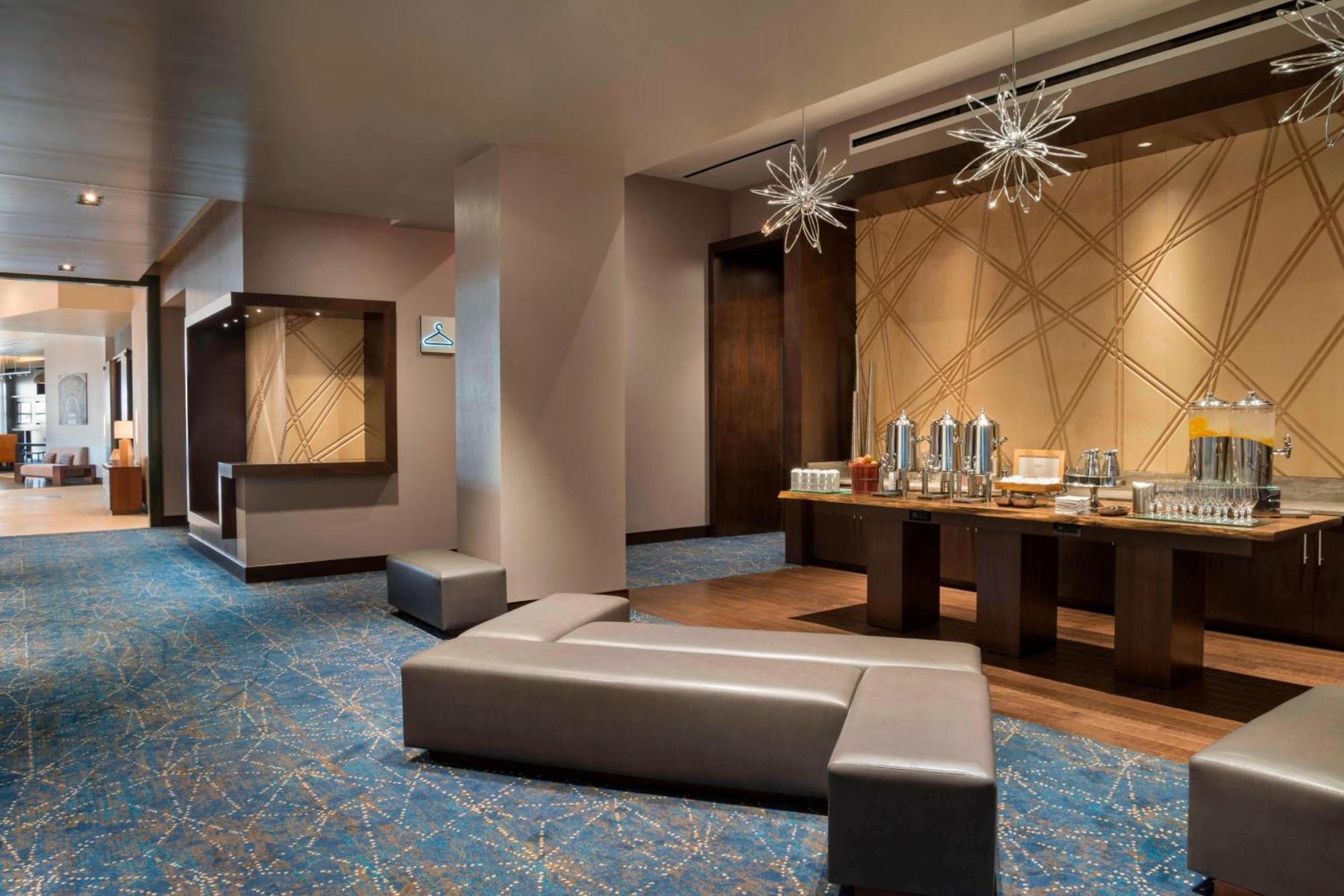 Marriott At Lecom Harborcenter 4*
