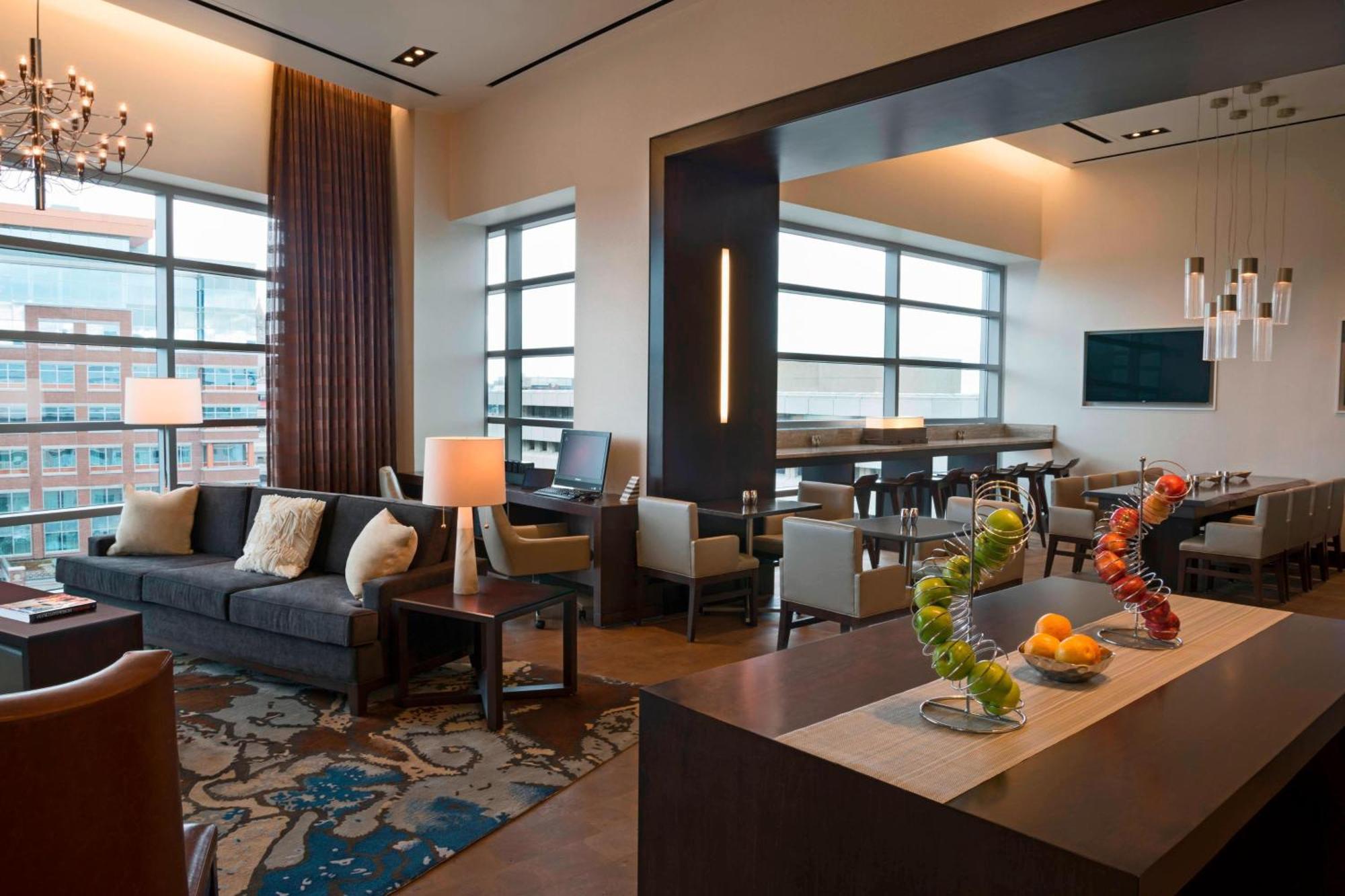 Marriott At Lecom Harborcenter