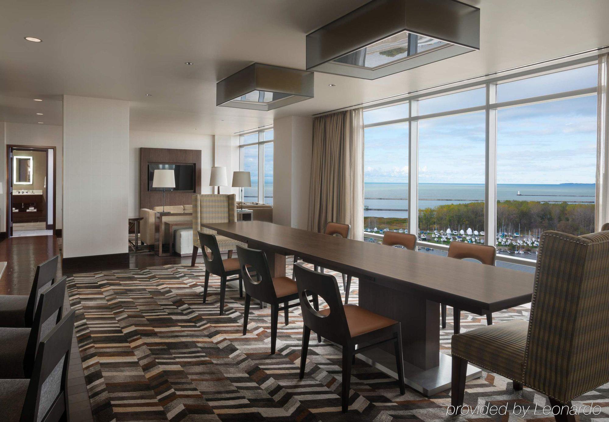 Marriott At Lecom Harborcenter Hotel 4*